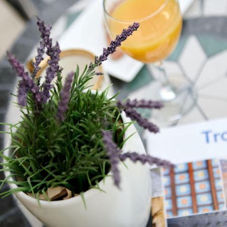 Guesthouse Ana Trogir Old Town Екстер'єр фото
