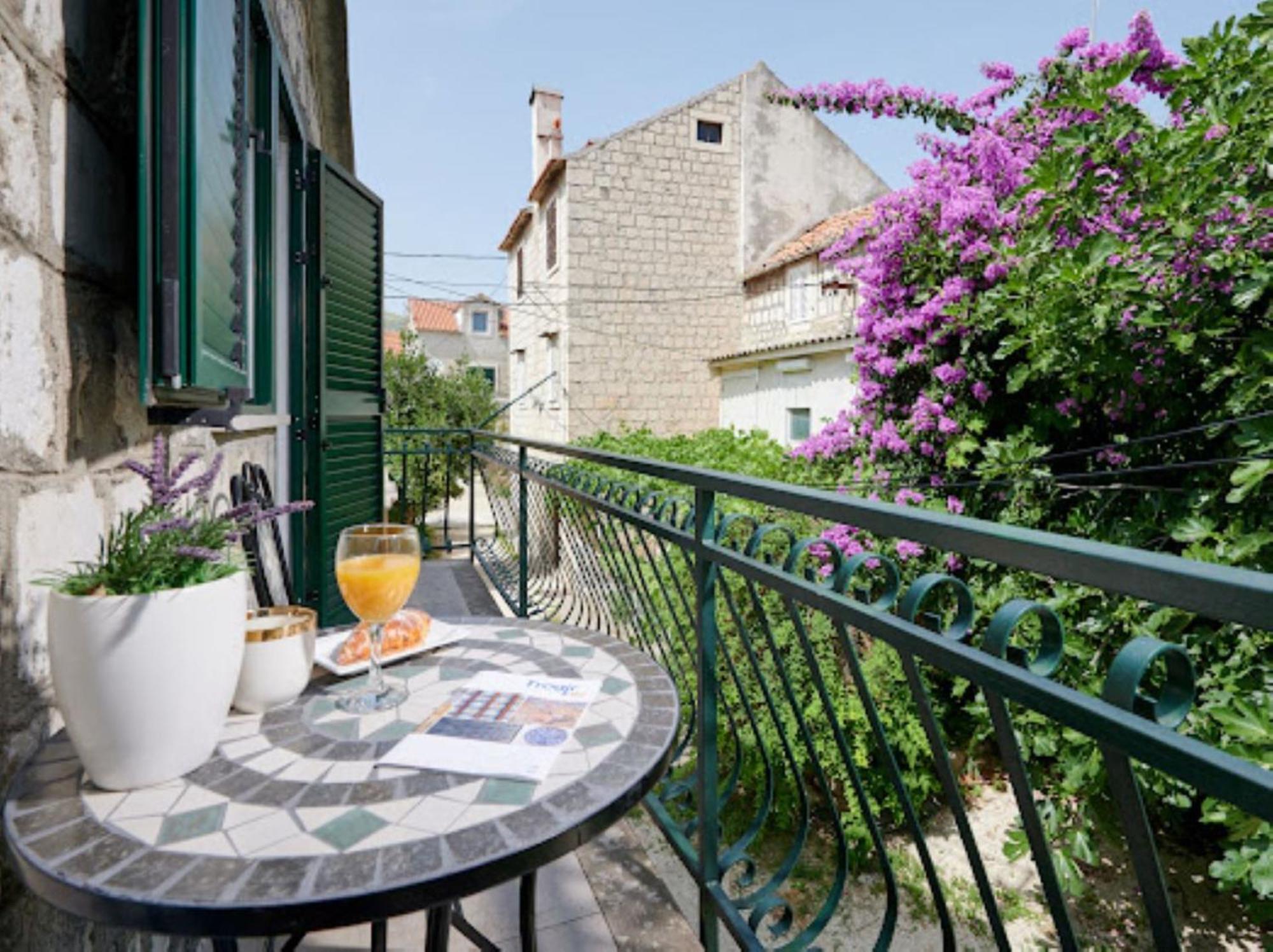 Guesthouse Ana Trogir Old Town Екстер'єр фото