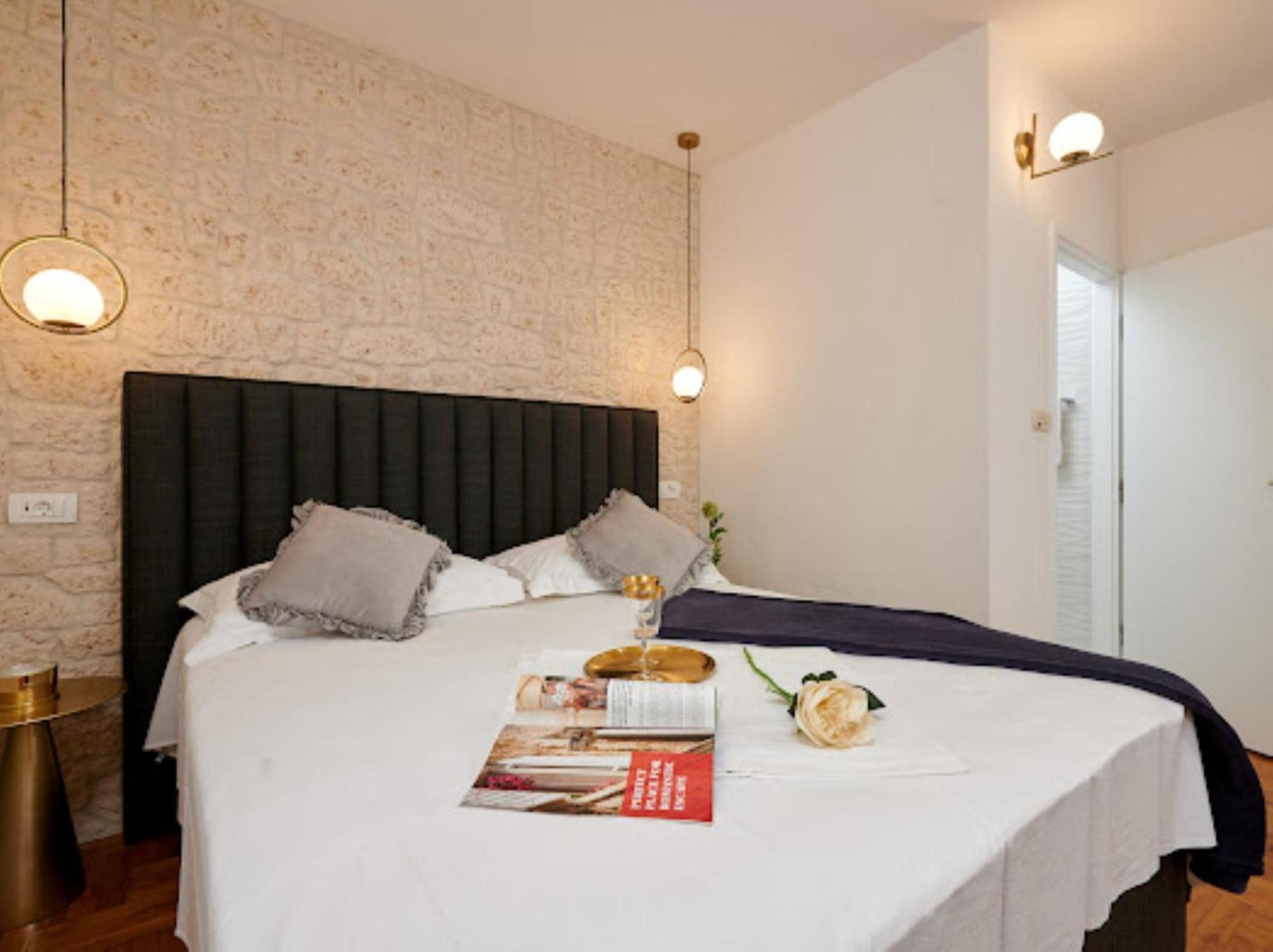 Guesthouse Ana Trogir Old Town Номер фото