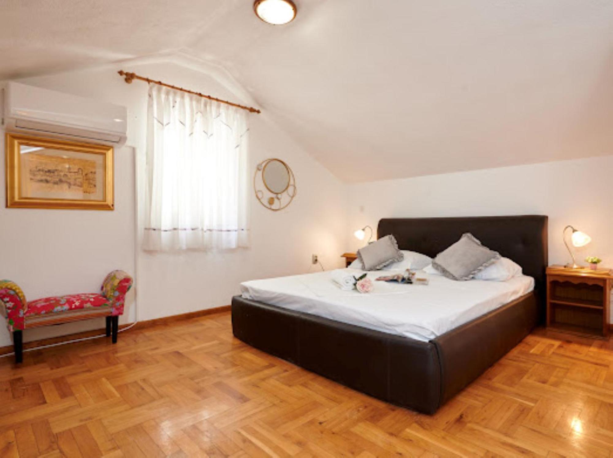 Guesthouse Ana Trogir Old Town Номер фото