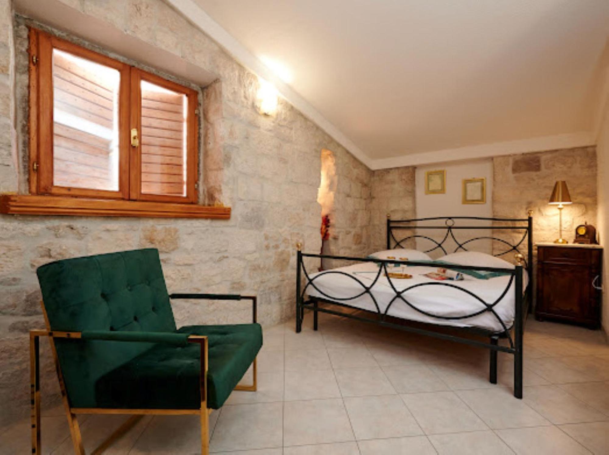 Guesthouse Ana Trogir Old Town Номер фото